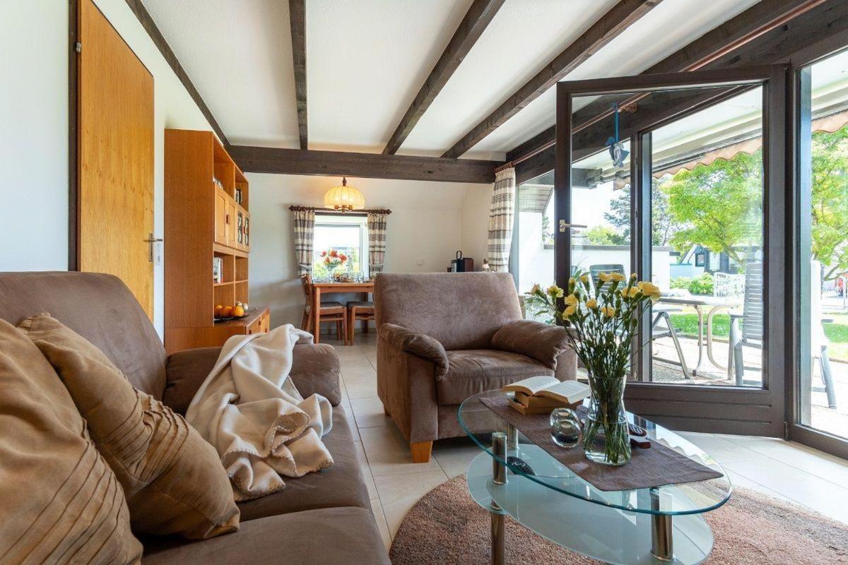 Am-Hohen-Ufer-Reetdach-Haus-Ocean-Breeze-136 Villa Grossenbrode Exterior photo